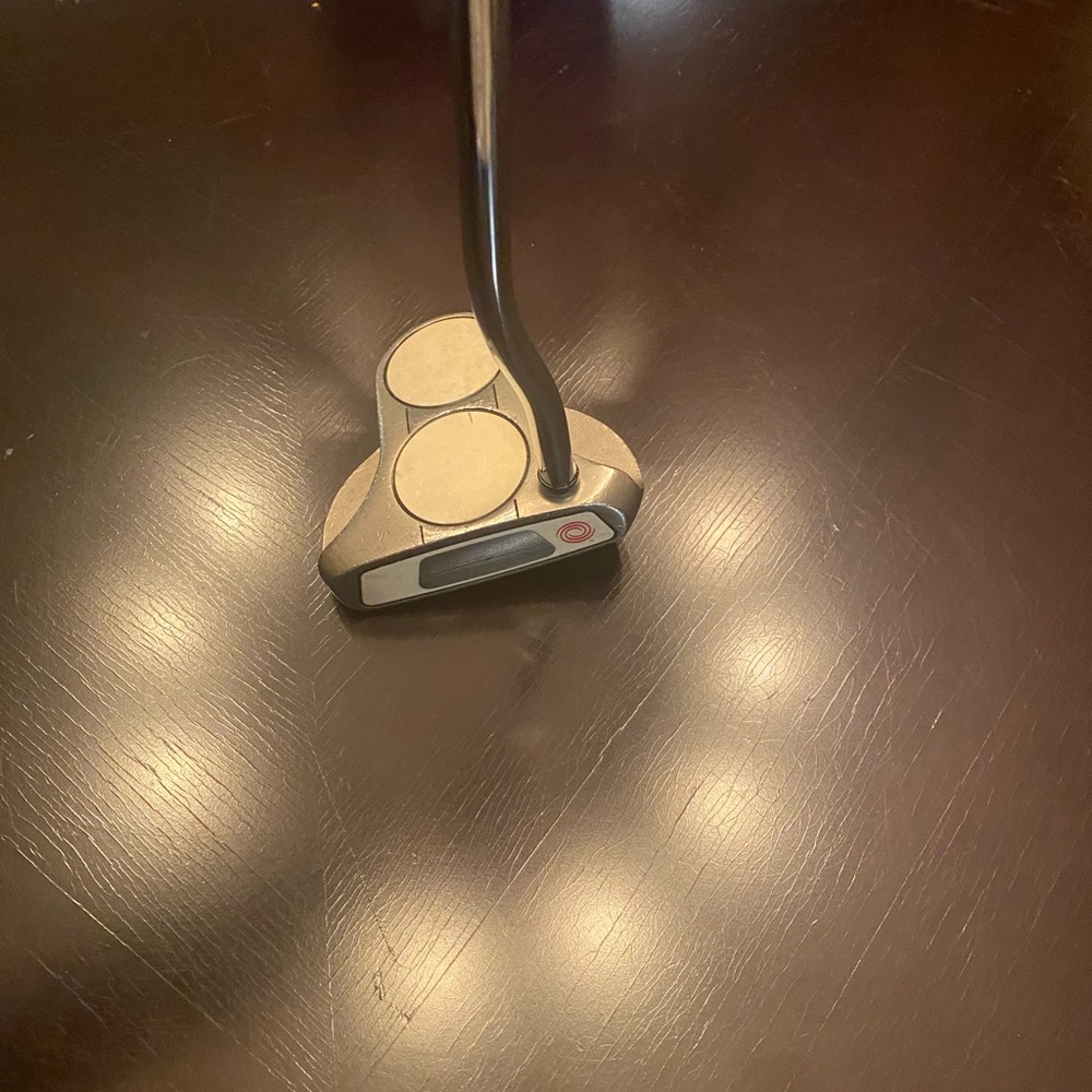 Odyssey putter.